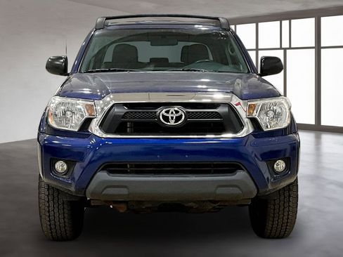 Used 2015 Toyota Tacoma 4x4 Double Cab w/ TRD Off-Road Package image 3