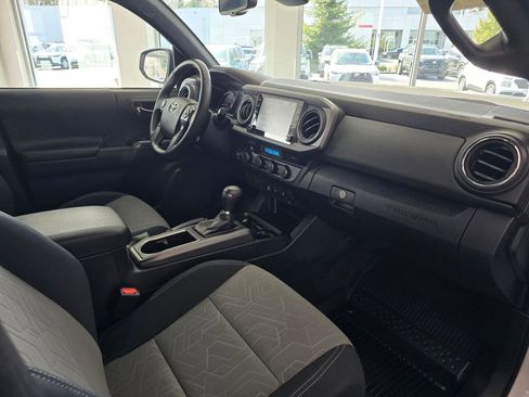 Used 2023 Toyota Tacoma TRD Off-Road image 44