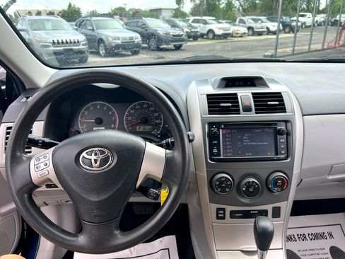 Used 2013 Toyota Corolla LE Special Edition image 12