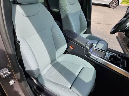 Used 2026 Mercedes-Benz GLB 250 image 21
