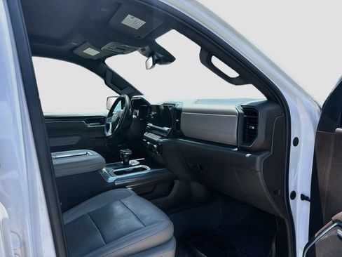 Used 2022 Chevrolet Silverado 1500 LTZ AWD/4WD image 12