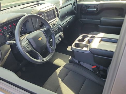 Used 2025 Chevrolet Silverado 1500 Custom image 10