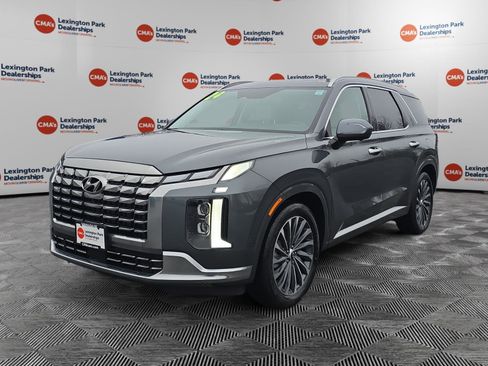 Used 2024 Hyundai Palisade Calligraphy image 3