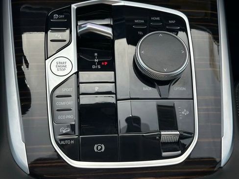 Certified 2025 BMW X7 xDrive40i w/ Premium Package image 20