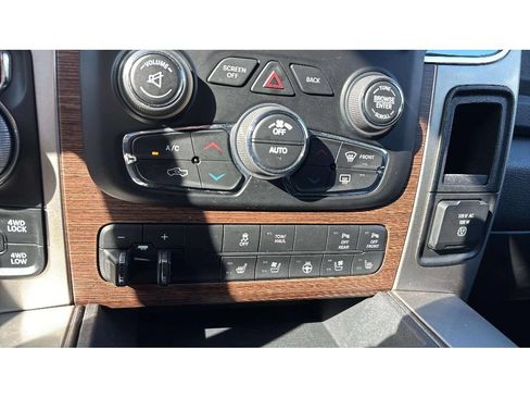 Used 2017 RAM 1500 Laramie w/ Convenience Group AWD/4WD image 20