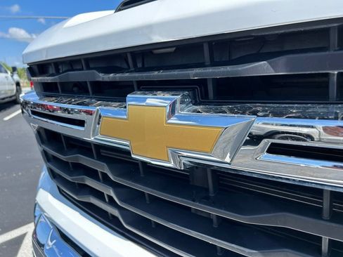 Used 2025 Chevrolet Silverado 2500 LT w/ Convenience Package AWD/4WD image 10