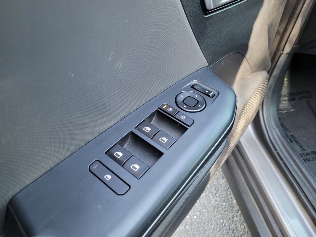Used 2025 Kia K4 FWD image 26