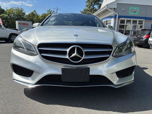 Used 2014 Mercedes-Benz E 350 4MATIC Sedan image 9