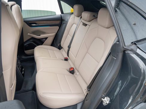 New 2026 Porsche Macan 4 Electric image 30