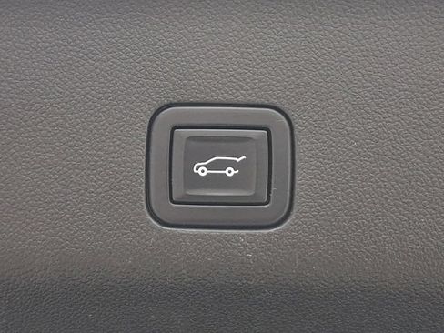Used 2021 Chevrolet Tahoe LT w/ LT Signature Package AWD/4WD image 31