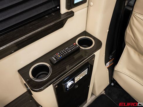 Used 2022 Mercedes-Benz Sprinter 2500 image 48