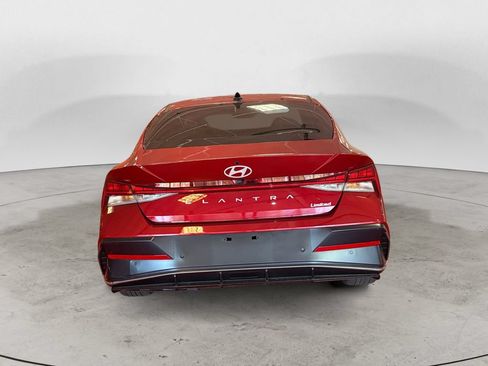 Used 2024 Hyundai Elantra Limited FWD image 4
