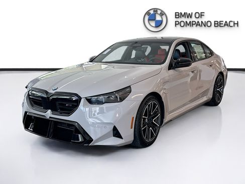 New 2027 BMW M5 w/ Executive Package AWD/4WD image 3