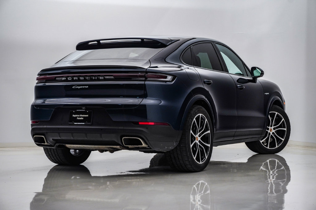 Certified 2026 Porsche Cayenne E-Hybrid Coupe AWD/4WD image 11