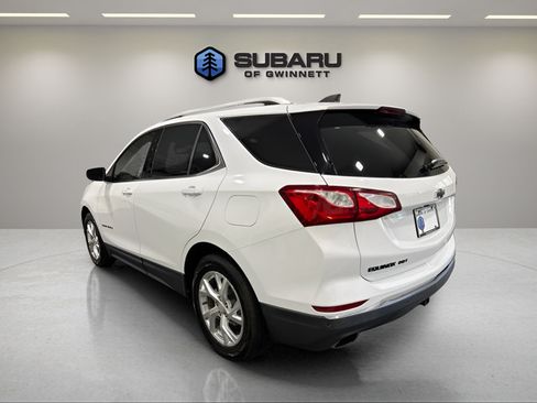 Used 2020 Chevrolet Equinox LT FWD image 3
