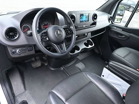 Used 2023 Mercedes-Benz Sprinter 2500 image 15