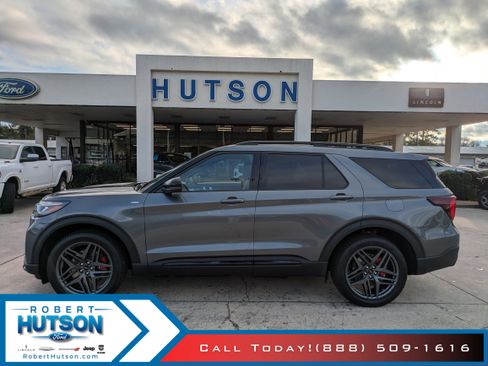 New 2026 Ford Explorer ST-Line w/ ST-Line Street Pack image 1