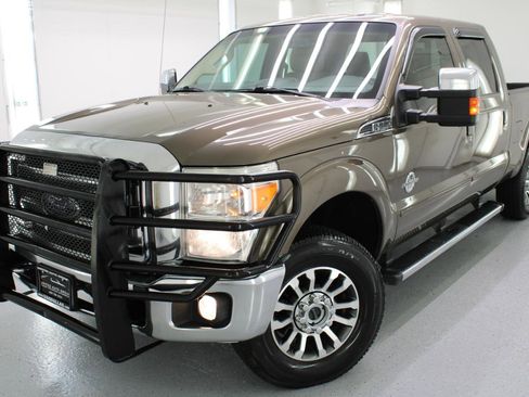 Used 2015 Ford F250 Lariat w/ Chrome Package AWD/4WD image 27