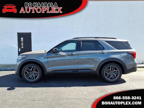 Used 2025 Ford Explorer ST-Line w/ Premium Package image 1