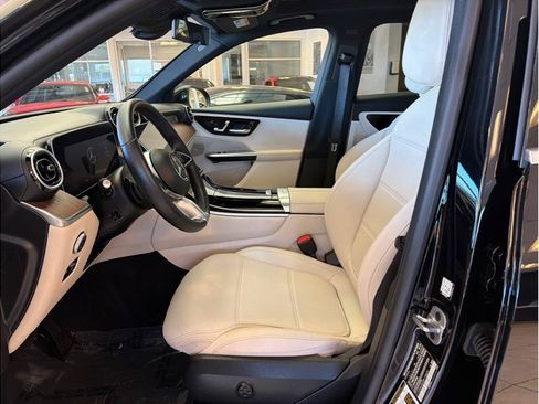 Used 2024 Mercedes-Benz GLC 300 4MATIC image 10