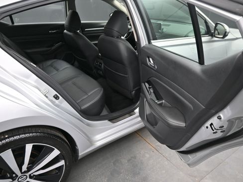 Used 2020 Nissan Altima 2.0 Platinum image 10