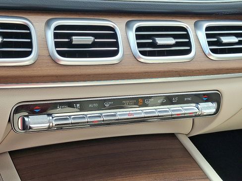 Used 2026 Mercedes-Benz GLS 450 4MATIC image 11