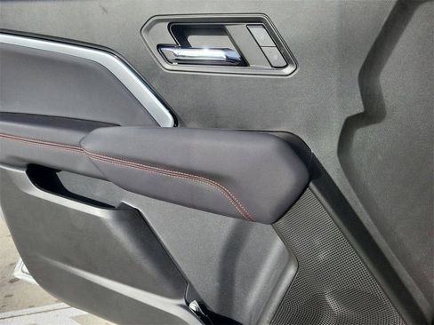 Used 2024 Chevrolet Colorado Z71 w/ Z71 Convenience Package 2 image 28