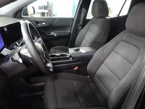 Used 2025 Chevrolet Equinox LT FWD image 10