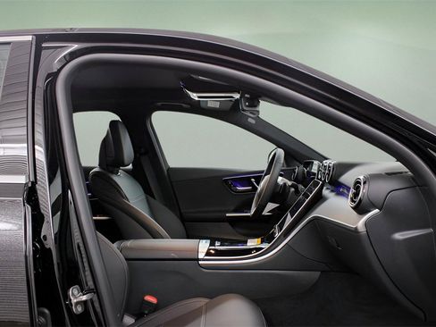 Used 2025 Mercedes-Benz C 300 Sedan image 35