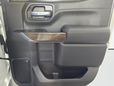 Used 2022 Chevrolet Silverado 1500 LT Trail Boss w/ Safety Package AWD/4WD image 25