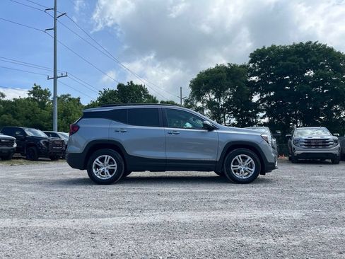 Used 2024 GMC Terrain SLE w/ Driver Convenience Package AWD/4WD image 6