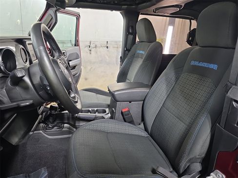 Used 2021 Jeep Wrangler Islander image 13