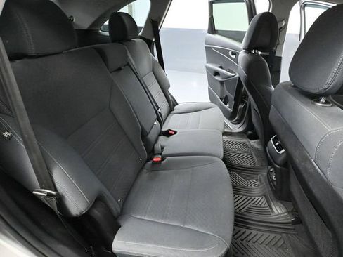 Used 2016 Kia Sorento LX image 36