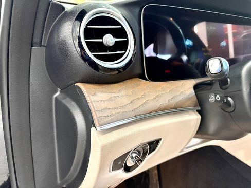 Used 2023 Mercedes-Benz E 350 4MATIC Sedan image 10