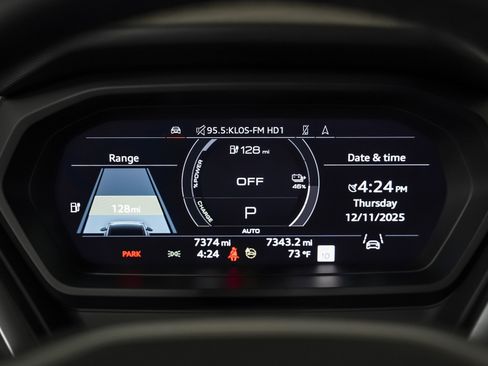 Used 2024 Audi Q4 e-tron Premium Plus w/ Premium Plus image 16