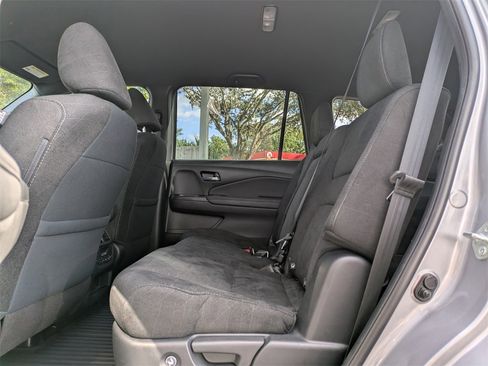 Used 2022 Honda Pilot Sport image 15