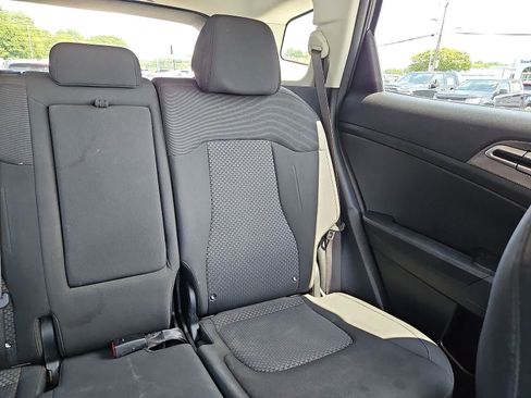 Used 2023 Kia Sportage LX AWD/4WD image 15