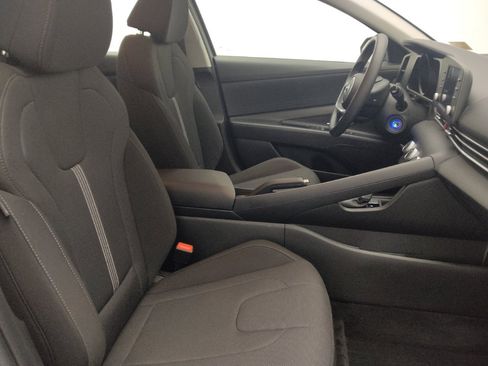 Used 2023 Hyundai Elantra SE FWD image 21