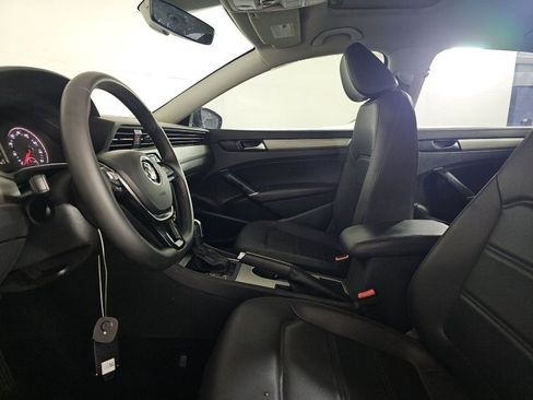 Used 2022 Volkswagen Passat 2.0T SE image 10