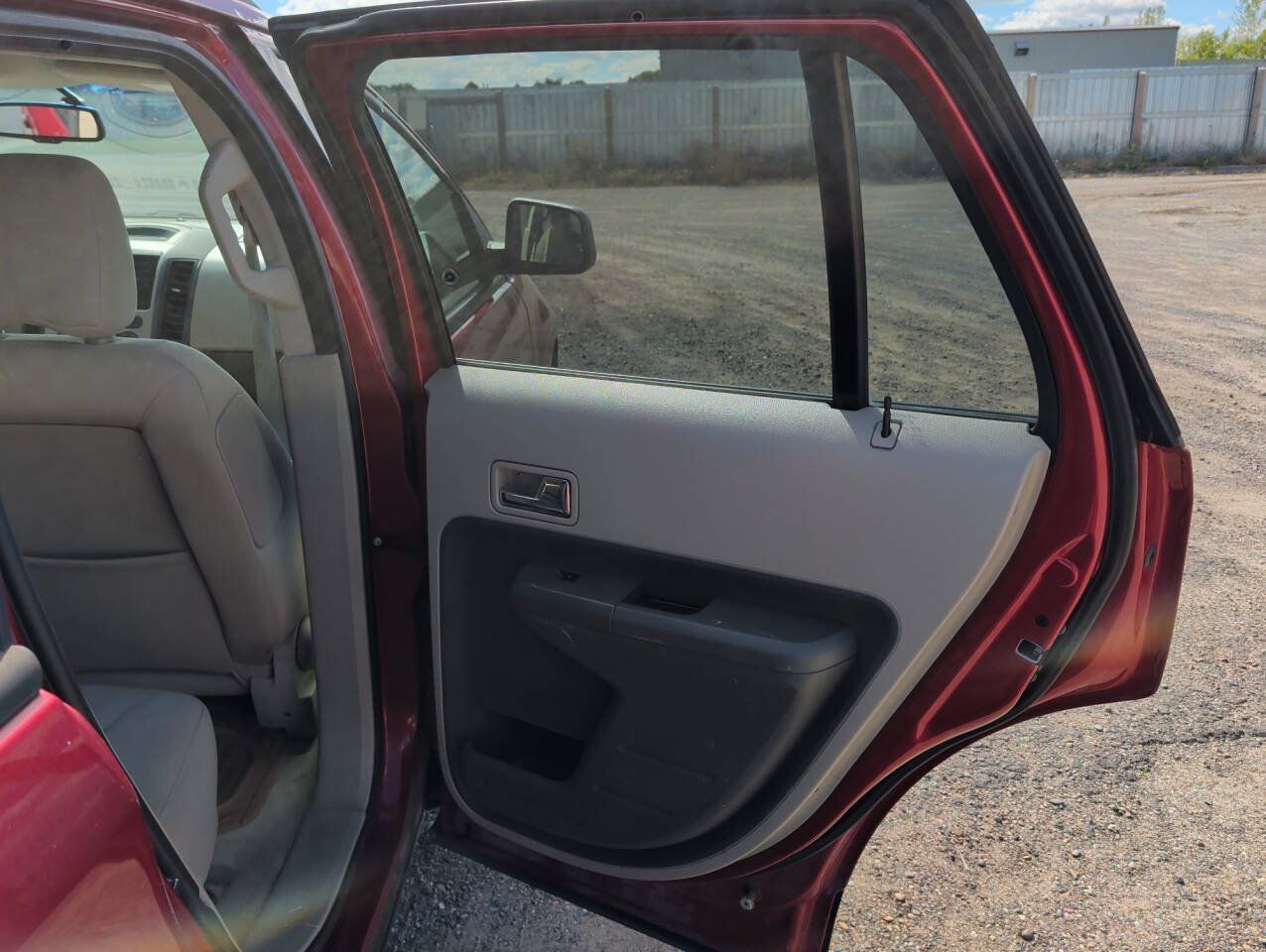 Used 2007 Ford Edge SE FWD image 27