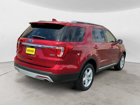 Used 2016 Ford Explorer XLT w/ Equipment Group 202A AWD/4WD image 5