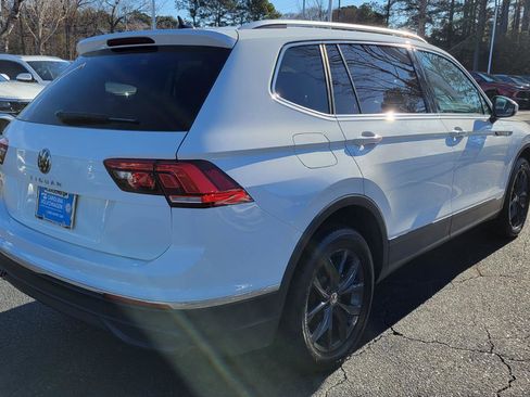 Certified 2024 Volkswagen Tiguan SE image 5