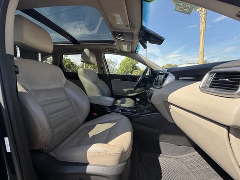Used 2019 Kia Sorento EX w/ EX Touring Package FWD image 27