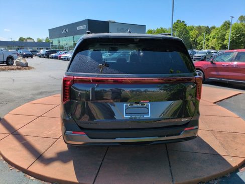 New 2026 Kia Carnival SX Prestige FWD image 7