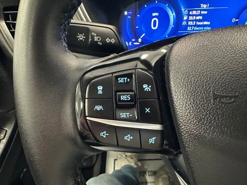 Used 2022 Ford Escape Titanium image 24