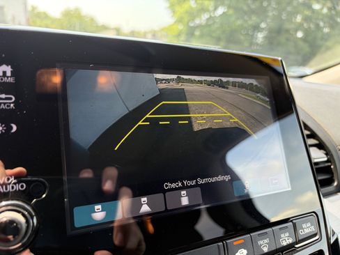 Used 2018 Honda Odyssey Touring image 19