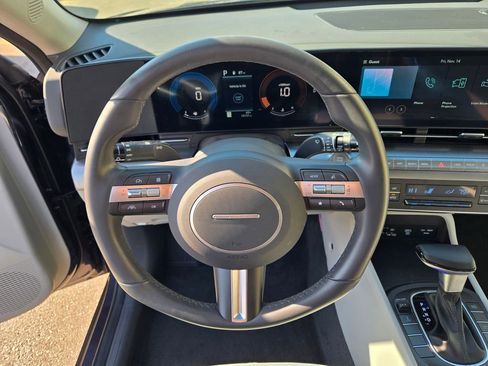 Certified 2025 Hyundai Kona SEL image 40