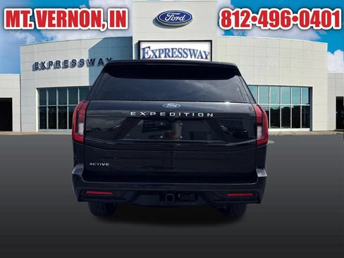 Used 2025 Ford Expedition Active AWD/4WD image 5