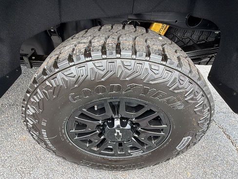 New 2026 Chevrolet Silverado 2500 ZR2 AWD/4WD image 13