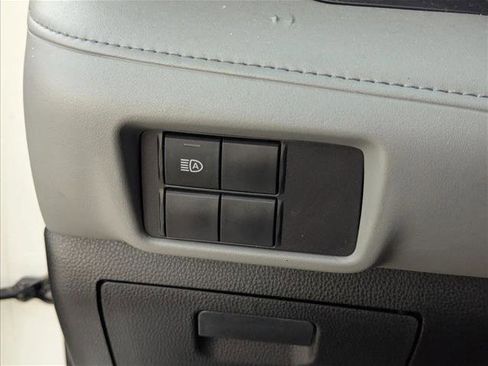 Used 2020 Toyota Highlander L image 6